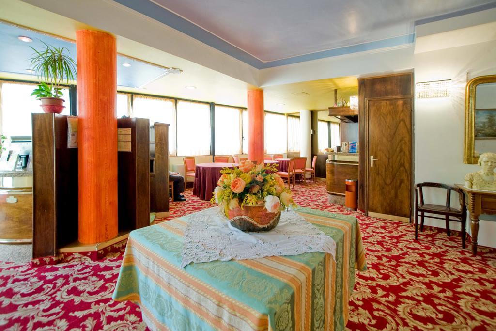 Hotel Ferrari Salsomaggiore Terme Zewnętrze zdjęcie